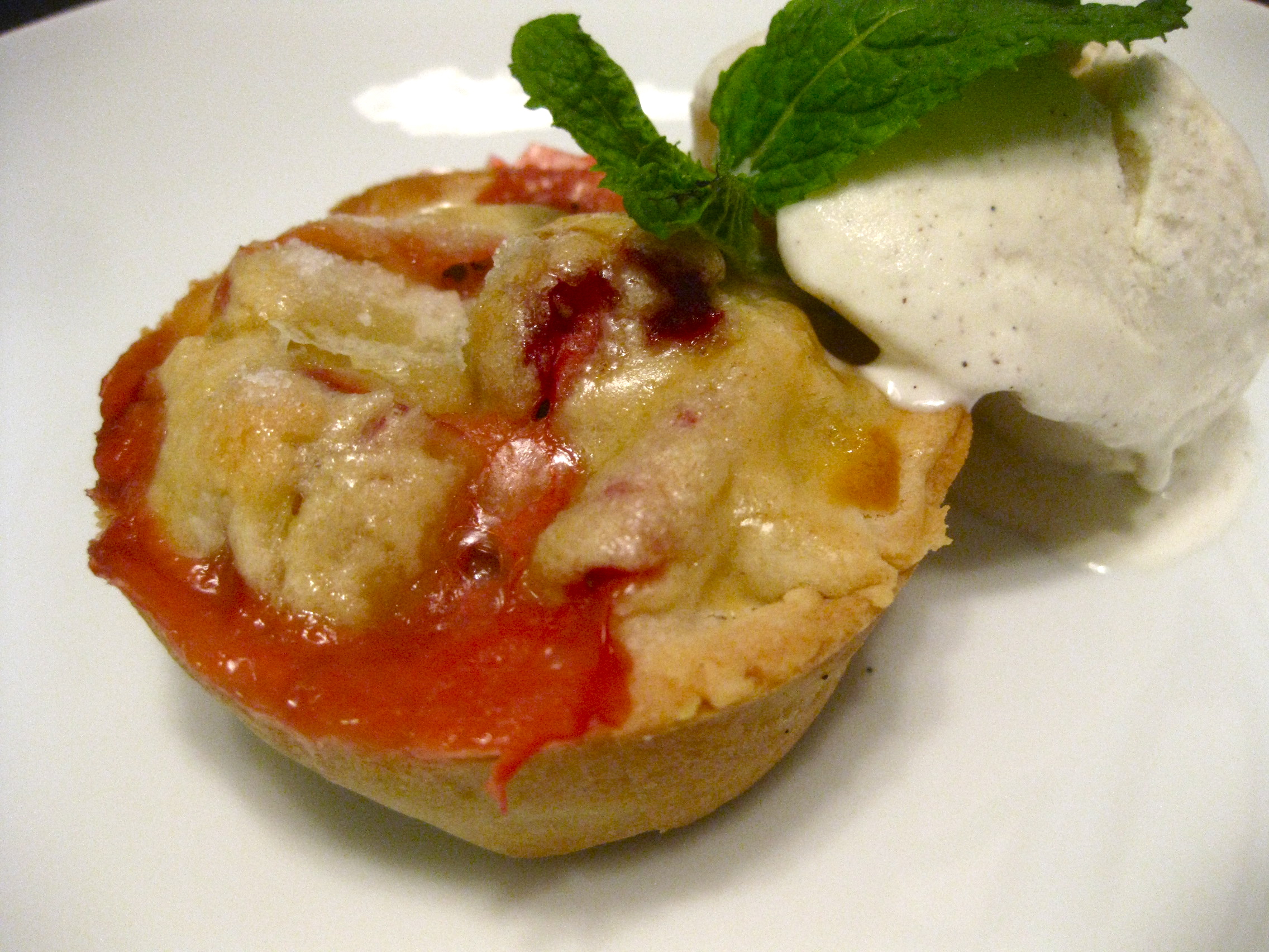 Mini Strawberry Rhubarb Pies