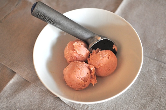 Rhubarb ice cream