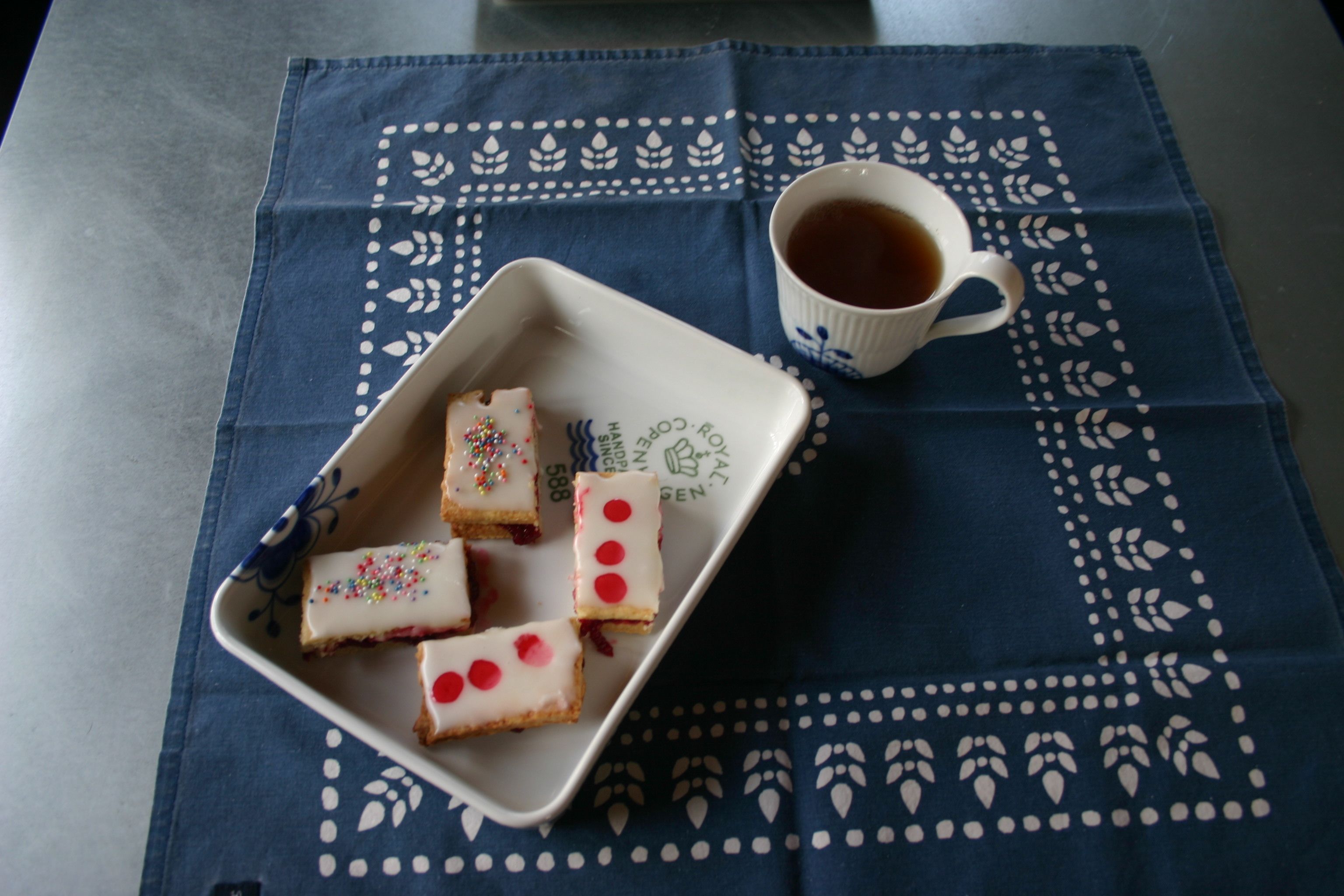 Danish Raspberry Squares
