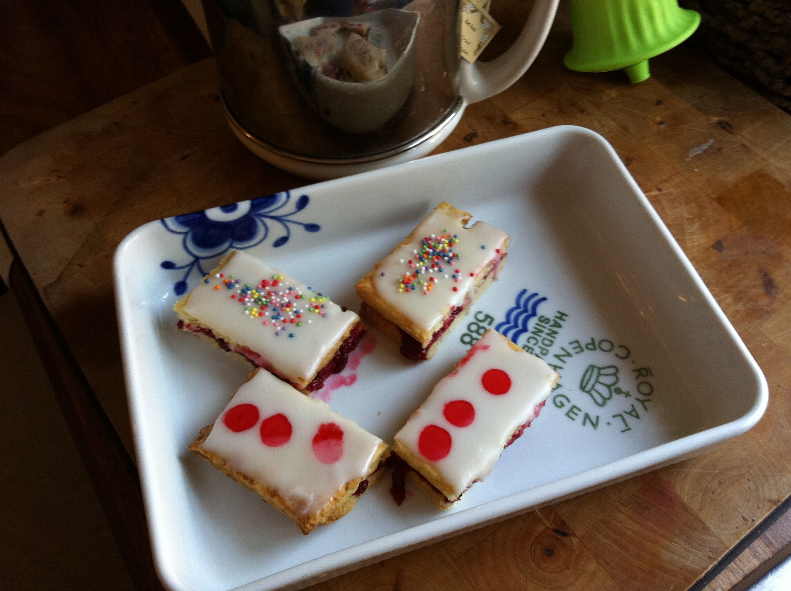 Danish Raspberry Squares