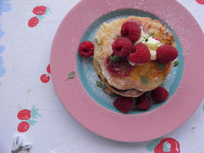 Raspberry and goat cheese pancakes