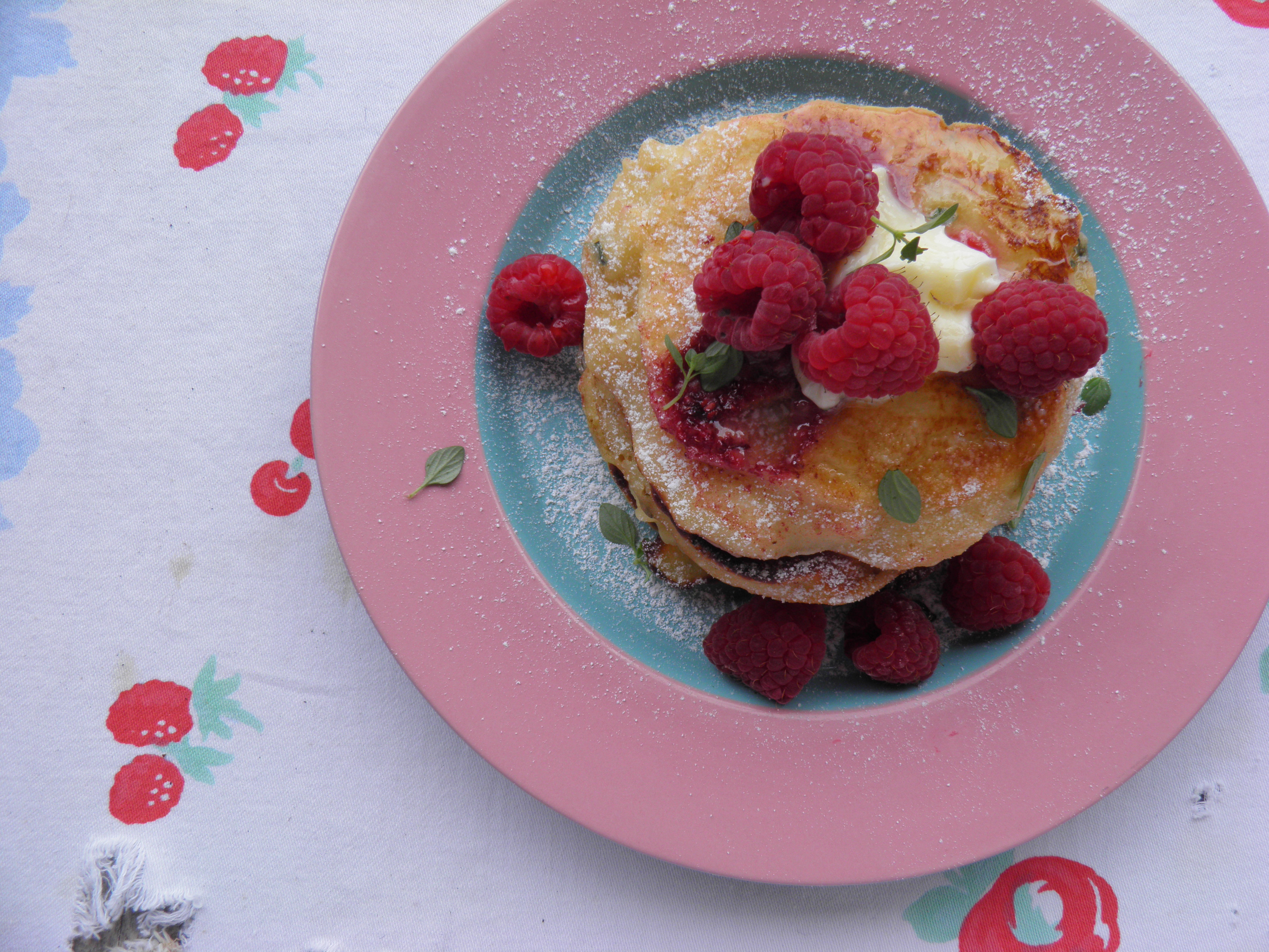 Raspberry and goat cheese pancakes
