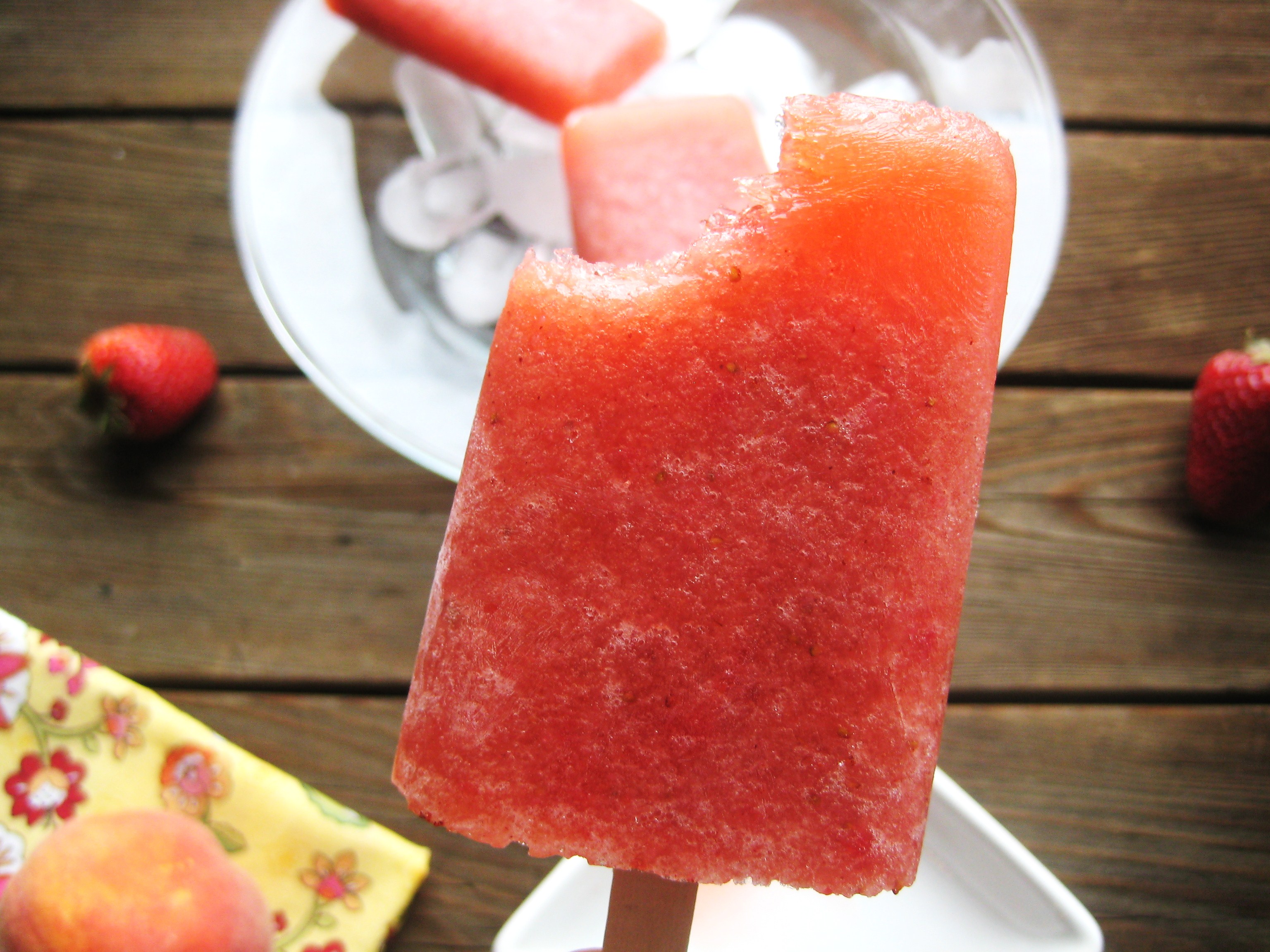 Strawberry Peach Sangria Pops