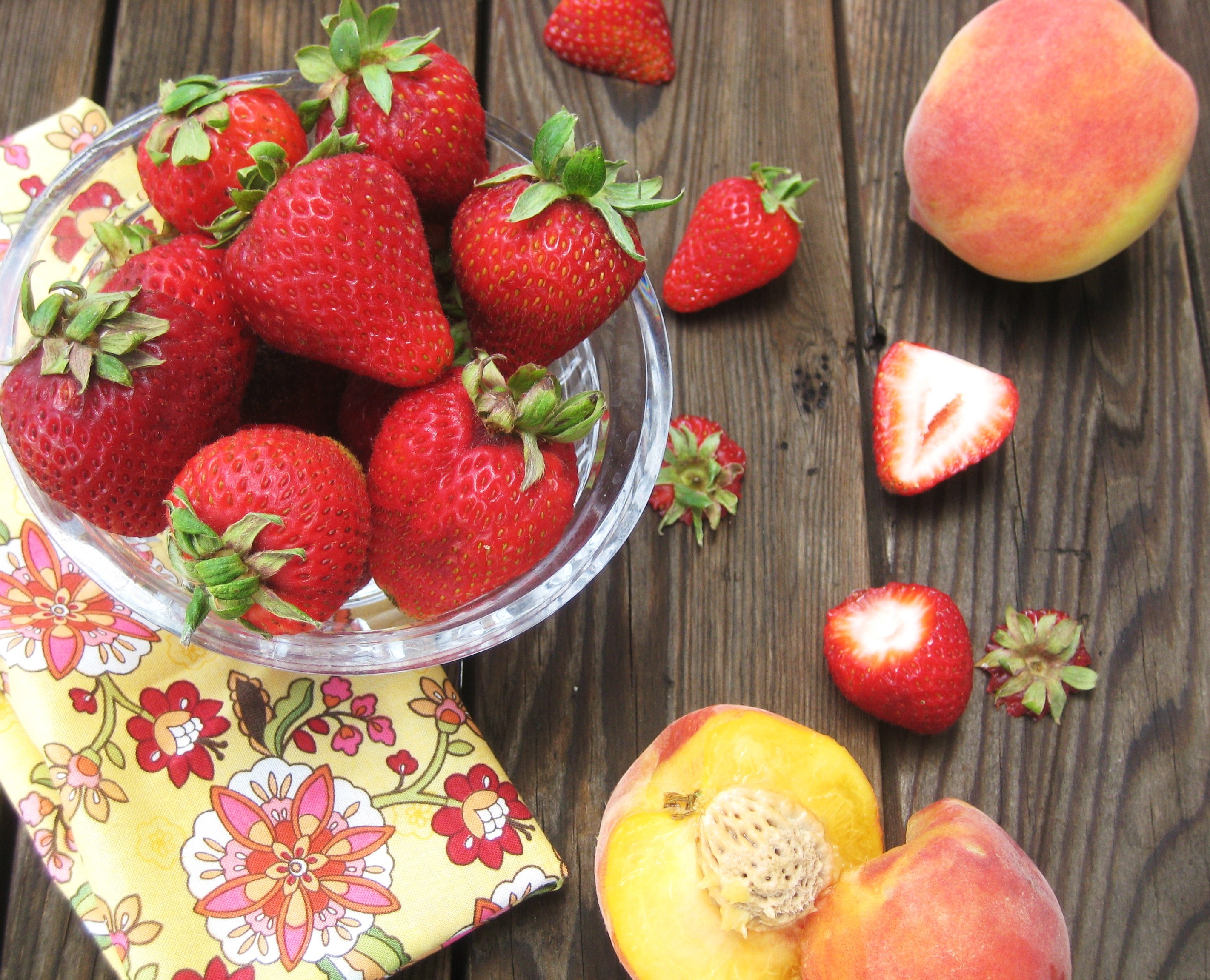 Strawberry Peach Sangria Pops
