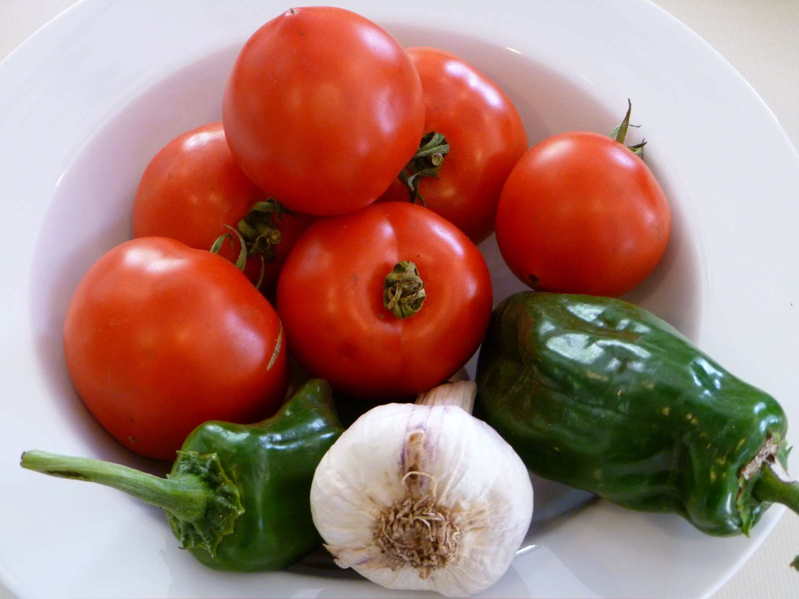 Fresh Tomato and Roasted Poblano Pepper Pasta