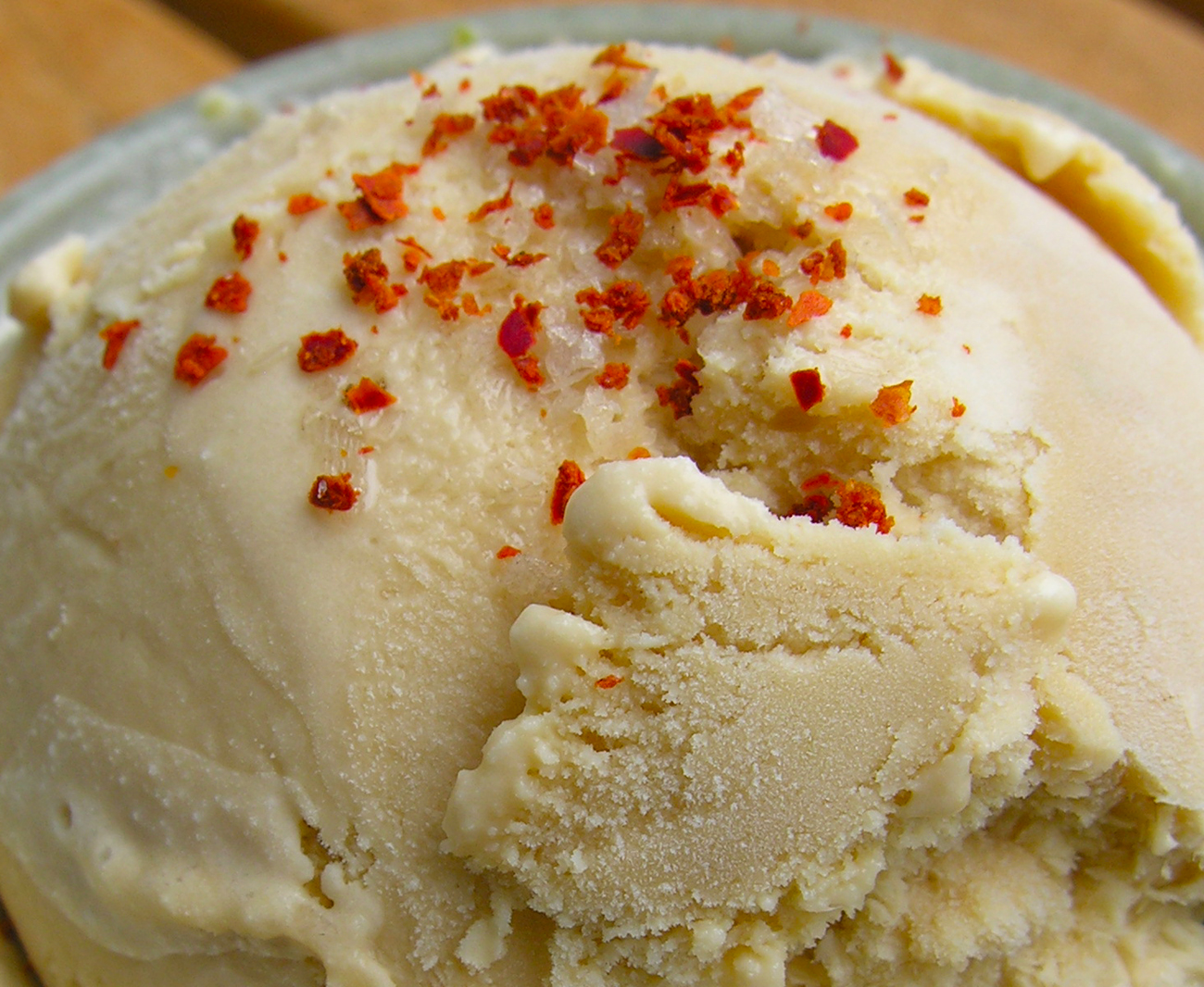 Hot pepper and citrus "tea" ice cream