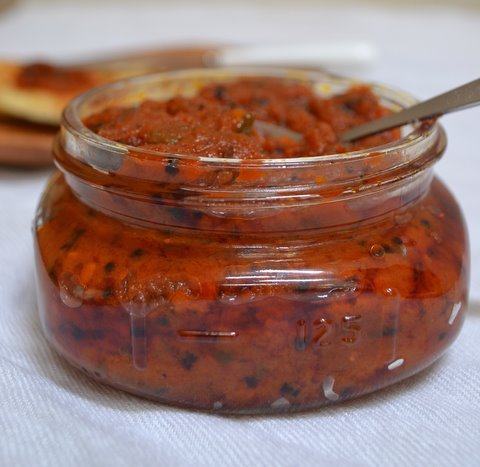 Tomato relish with smoked jalapeno & arbol chile