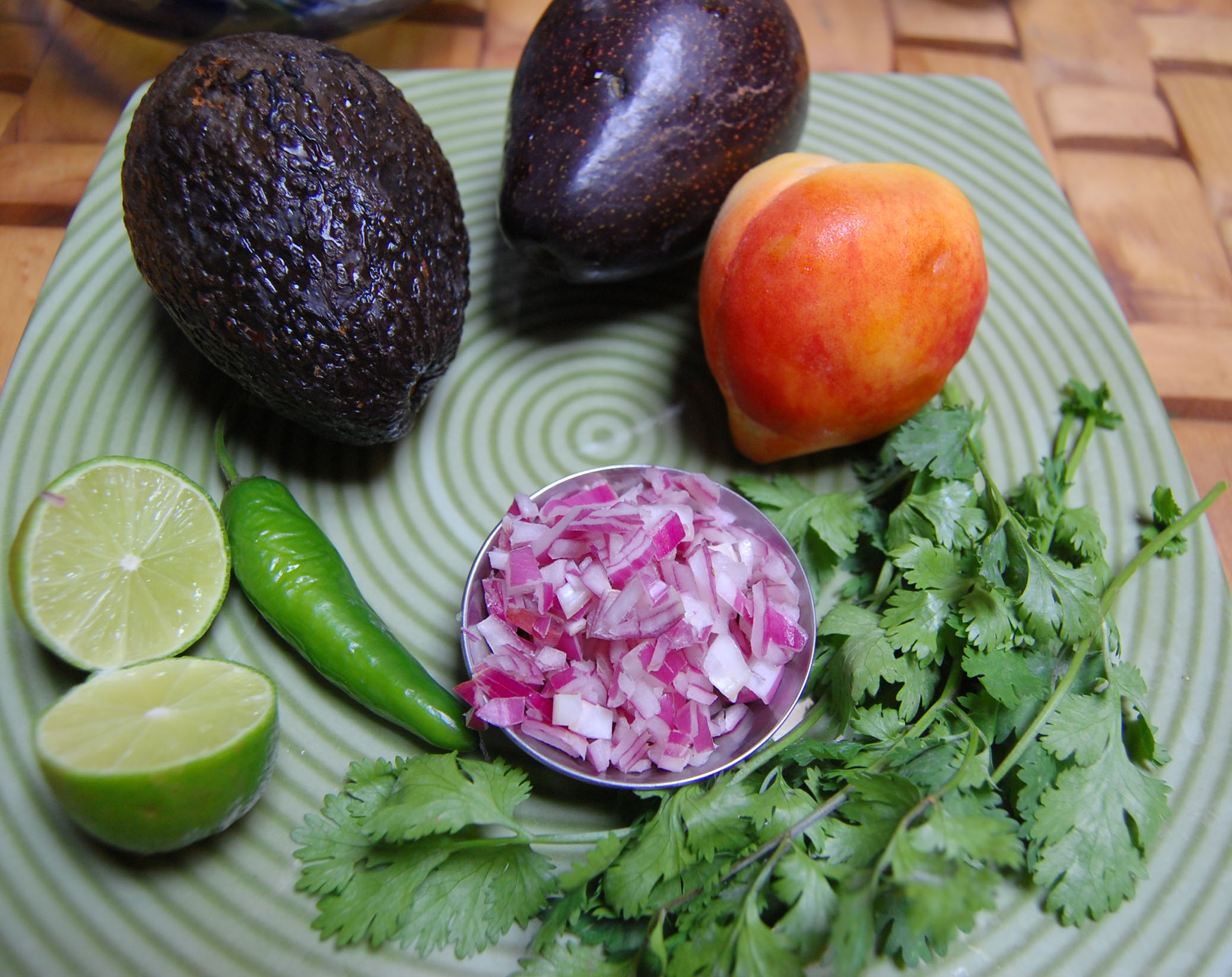 Summery Peach Guacamole