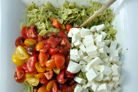 Pesto Pasta Salad with Heirloom Tomatoes and Mozzarella
