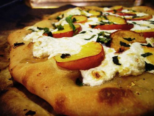 Car_peach_pizza_005
