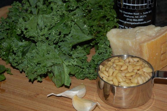 Dsc_7016_kale_pesto_ingredients_2