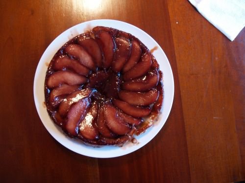 Tarte Tatin aux Poires et Vin (Pear Tarte Tatin with Red Wine Caramel Sauce)