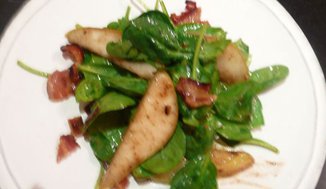 SPINACH AND PEAR SALAD