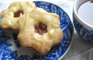 Fig and Maple Mascarpone Linzer Cookies 