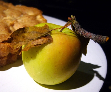 Easy-as-Pie Apple Cake