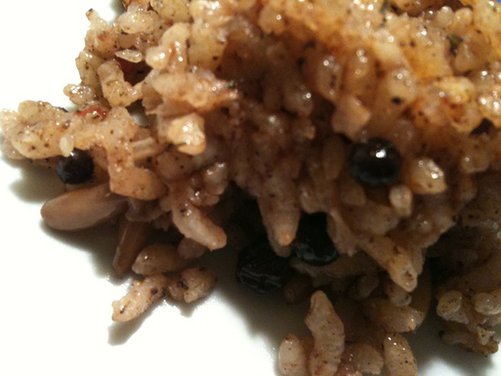 Iç Pilav - Sweet Turkish Rice with Currants and Pine Nuts