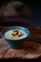 Sunchoke Soup with Crispy Chips & Rosemary 