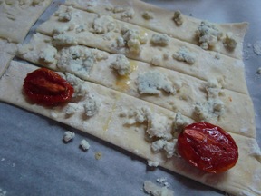 "Binocular" Bites:  Roasted Tomato/Blue Cheese and/or Dried Fig/Manchego Cheese and/or Dried Fig/Blue Cheese