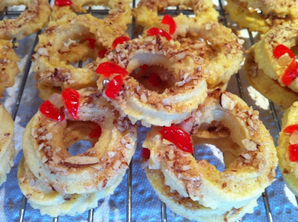 Classic Almond Wreath Cookies