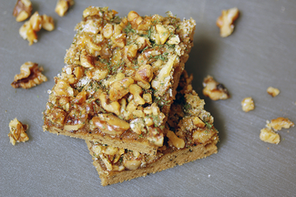 Modest walnut coffee cake