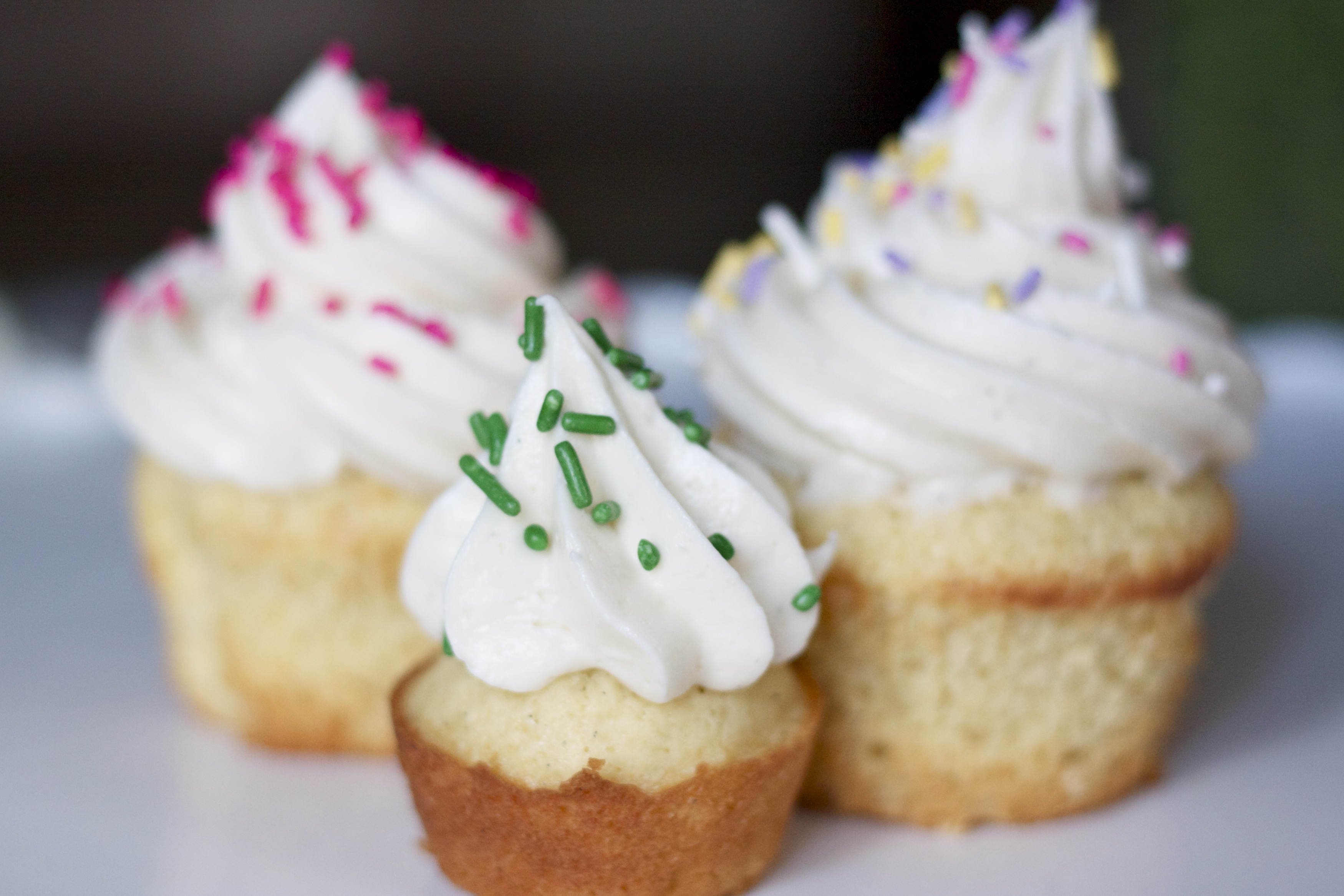 Classic Vanilla Cupcakes