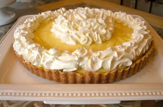 A  Banana Cream Tart That's Gone Bananas