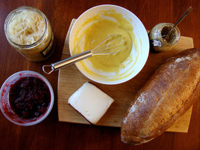 Cranberry-mustard_aioli