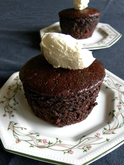 Chocolate and Fennel Seed Mini-cakes