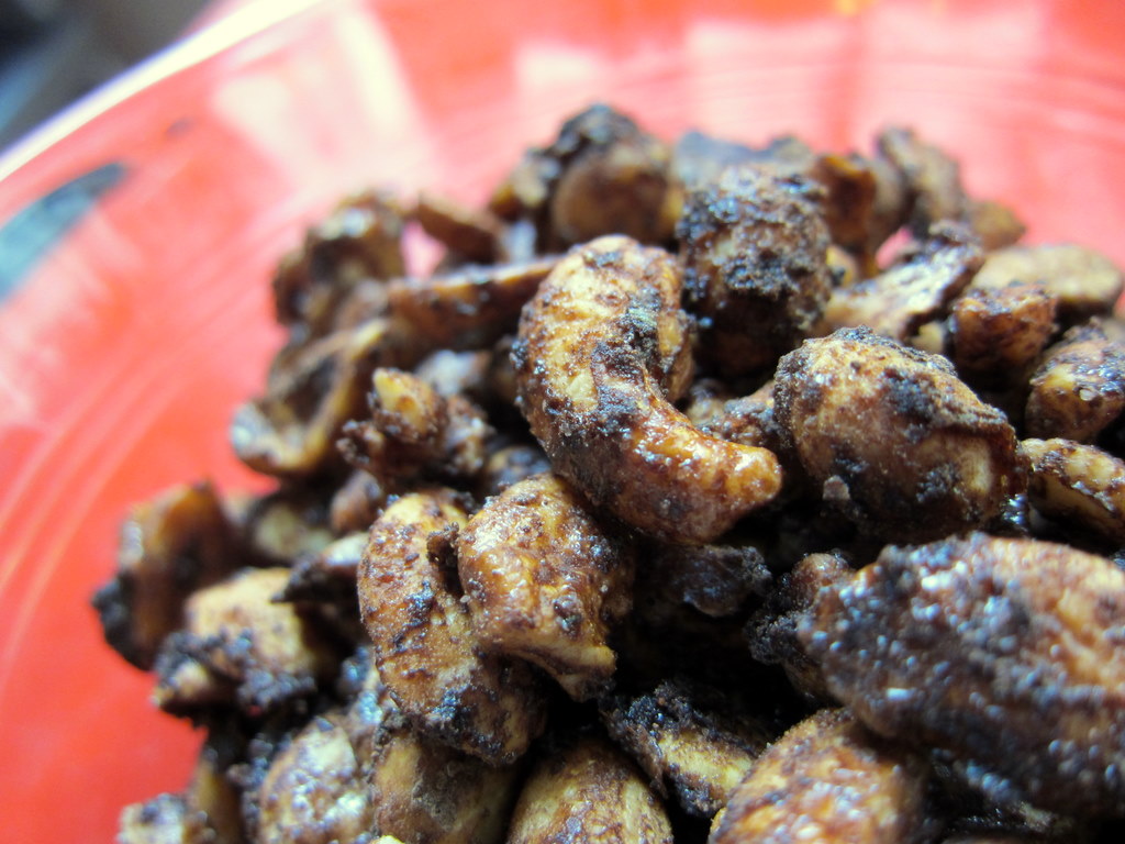 Sriracha Cocoa Cashews