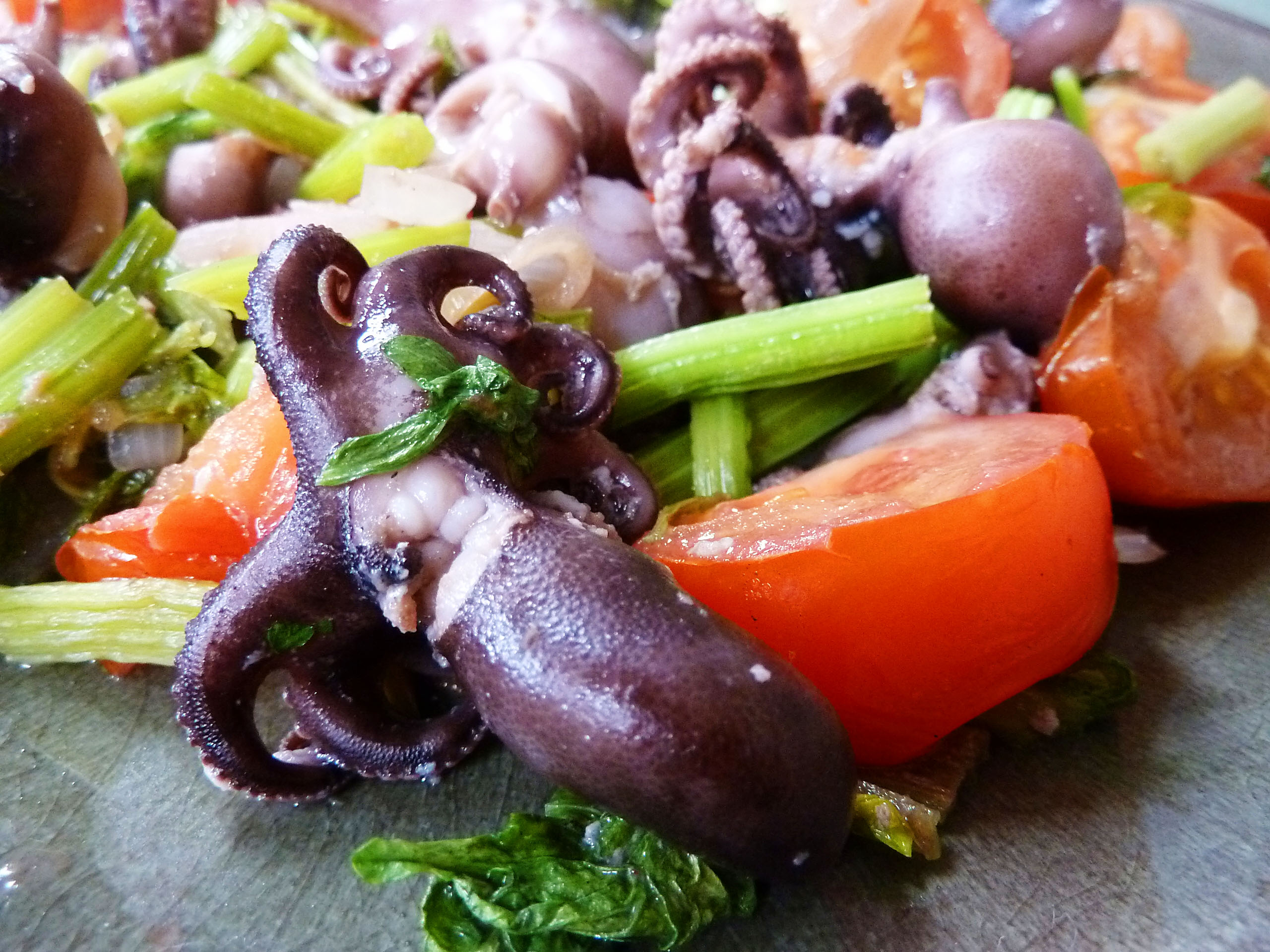 Chinese Celery and Baby Octopus, the Vietnamese way