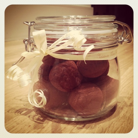 truffle-esque: date and espresso truffles