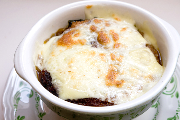 French onion kale soup