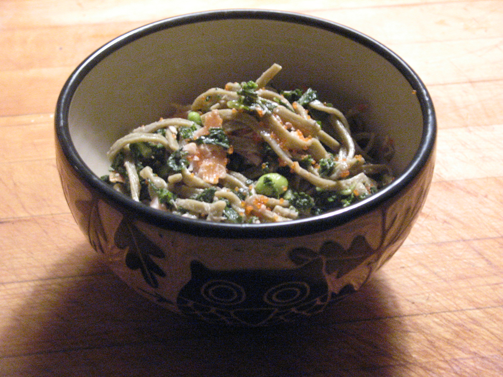 Green Tea Noodles with Tea Smoked Salmon, Edamame, Kale and Lemon Sesame Aioli