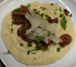Polenta_with_mushrooms