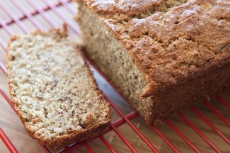 Maple_bourbon_banana_bread_preglaze