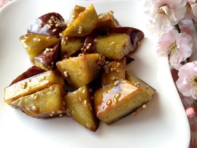Maple-Glazed Sweet Potatoes (Japanese Daigaku Imo Style) w/ Vegan option