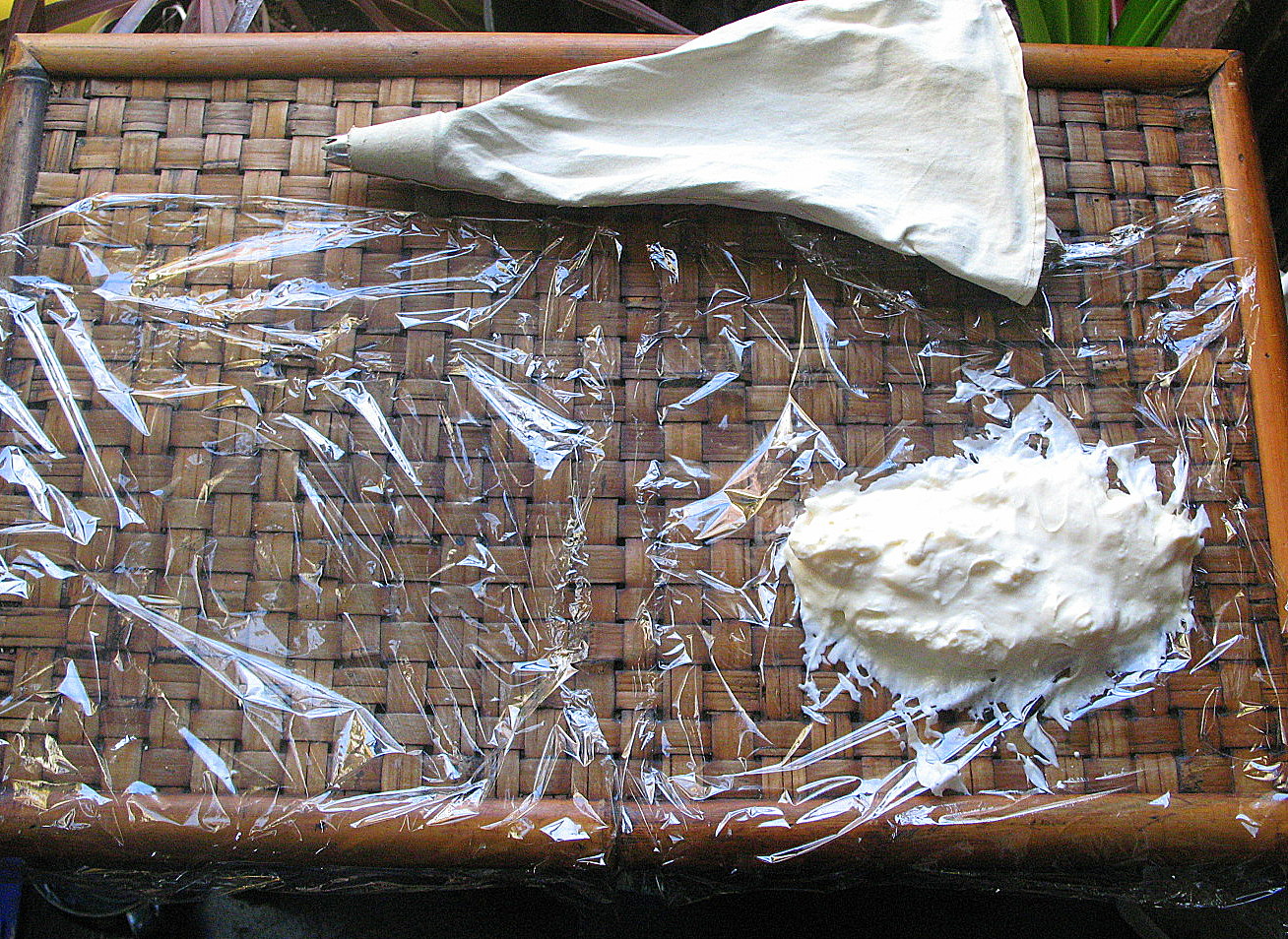 No-Muss Piping Bag Technique
