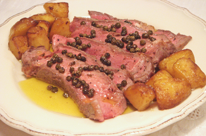 Broiled Fillet Steak with Green Pepper and Brandy Sauce