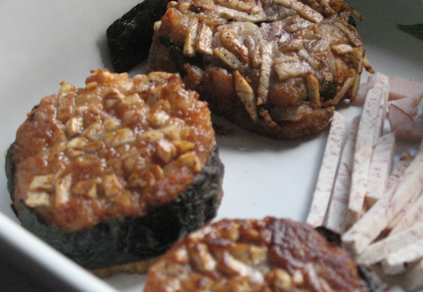  Taro Cakes with Shiitakes,Ham, and Scallions