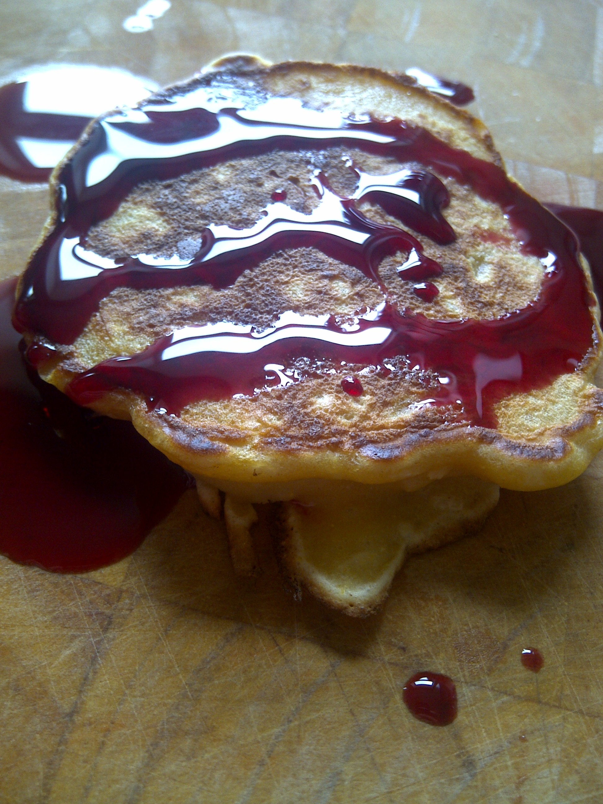 \m/ Coconutty-Pear Pancakes with Massacre Sauce \m/