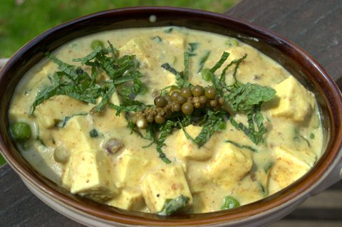 Ramp Makhani (Paneer & Peas in a creamy Ramp Sauce)