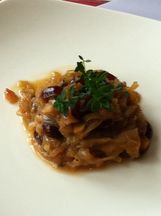 Onion Confit with Honey, Sultanas and White Wine
