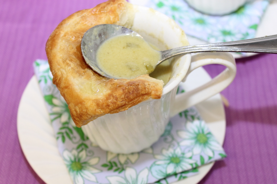 Spring Onion Soup en Croute