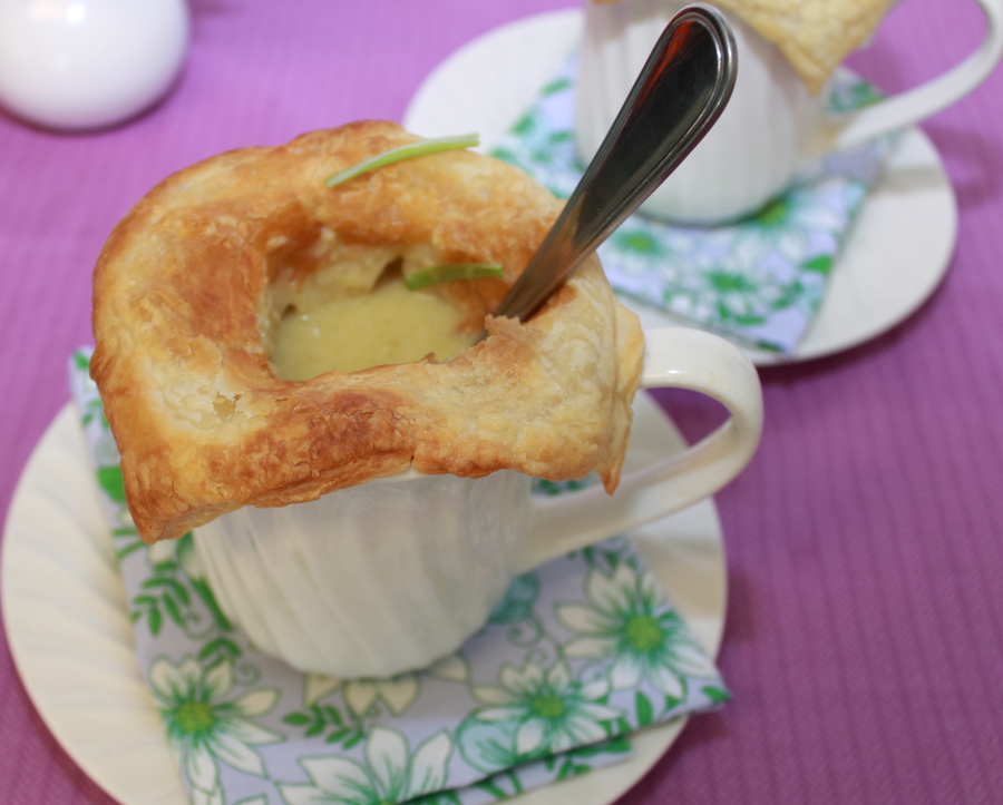 Spring Onion Soup en Croute