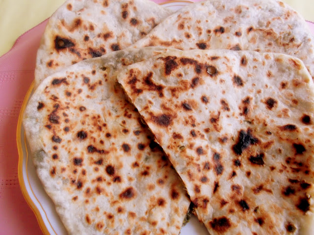 Kutabi, Azerbaijani Savory Pancakes Filled with Greens and Herbs