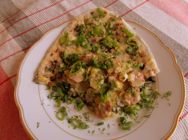 Kutabi, Azerbaijani Savory Pancakes Filled with Greens and Herbs