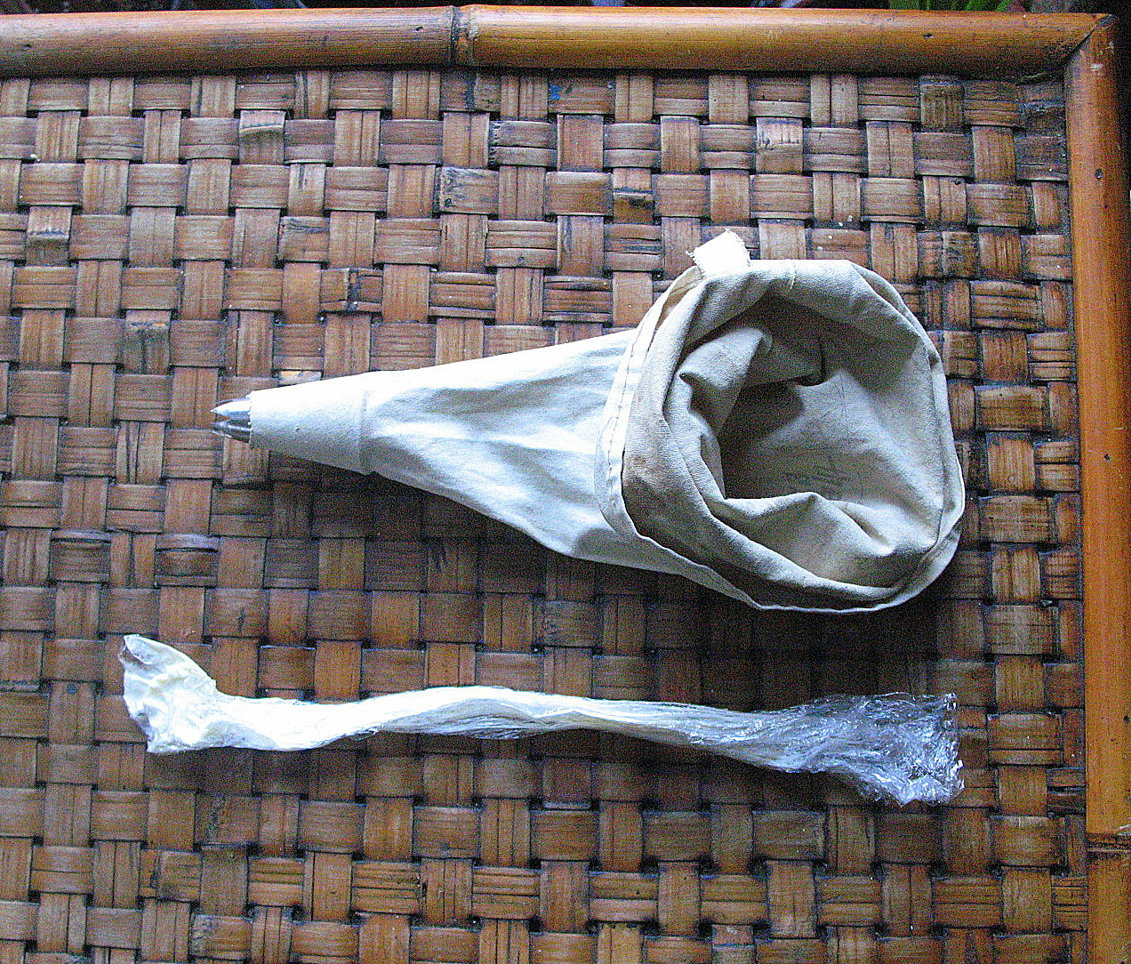No-Muss Piping Bag Technique