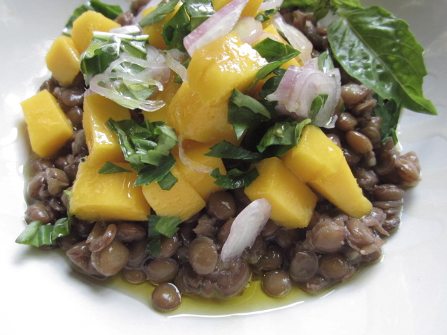Lentils with fresh Mango sauce