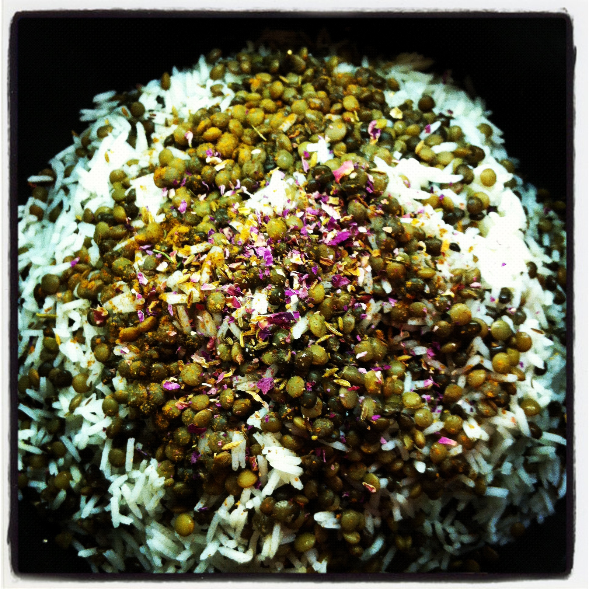 mashan's spiced (steamed) lentil rice with cinnamon dates