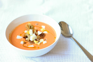 Salmorejo (Spanish cold tomato soup with serrano ham)